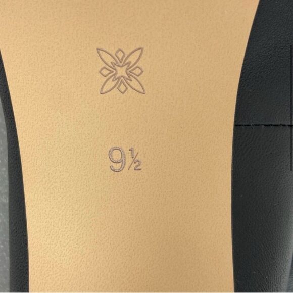 BCBGeneration • Skie Pointy Toe Pumps - Picture 15 of 15